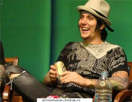 smile baby, smile  :nebun: synyster