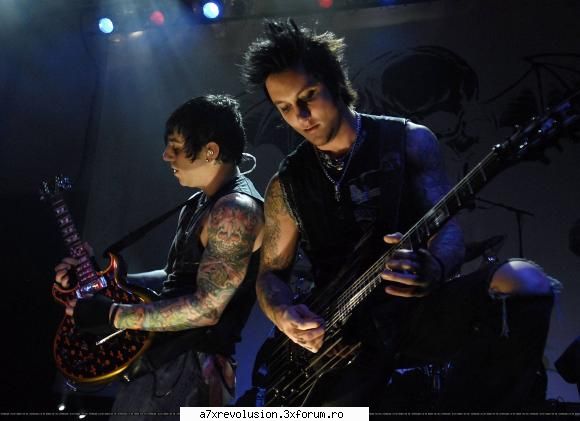 Synyster and Zacky - Eu am multe poze cu ei 2 din concerte Live! - *o*Photos*o*