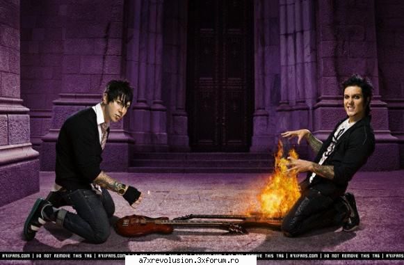 wooow ce cool sunt pozele

 :nebun: synyster and zacky